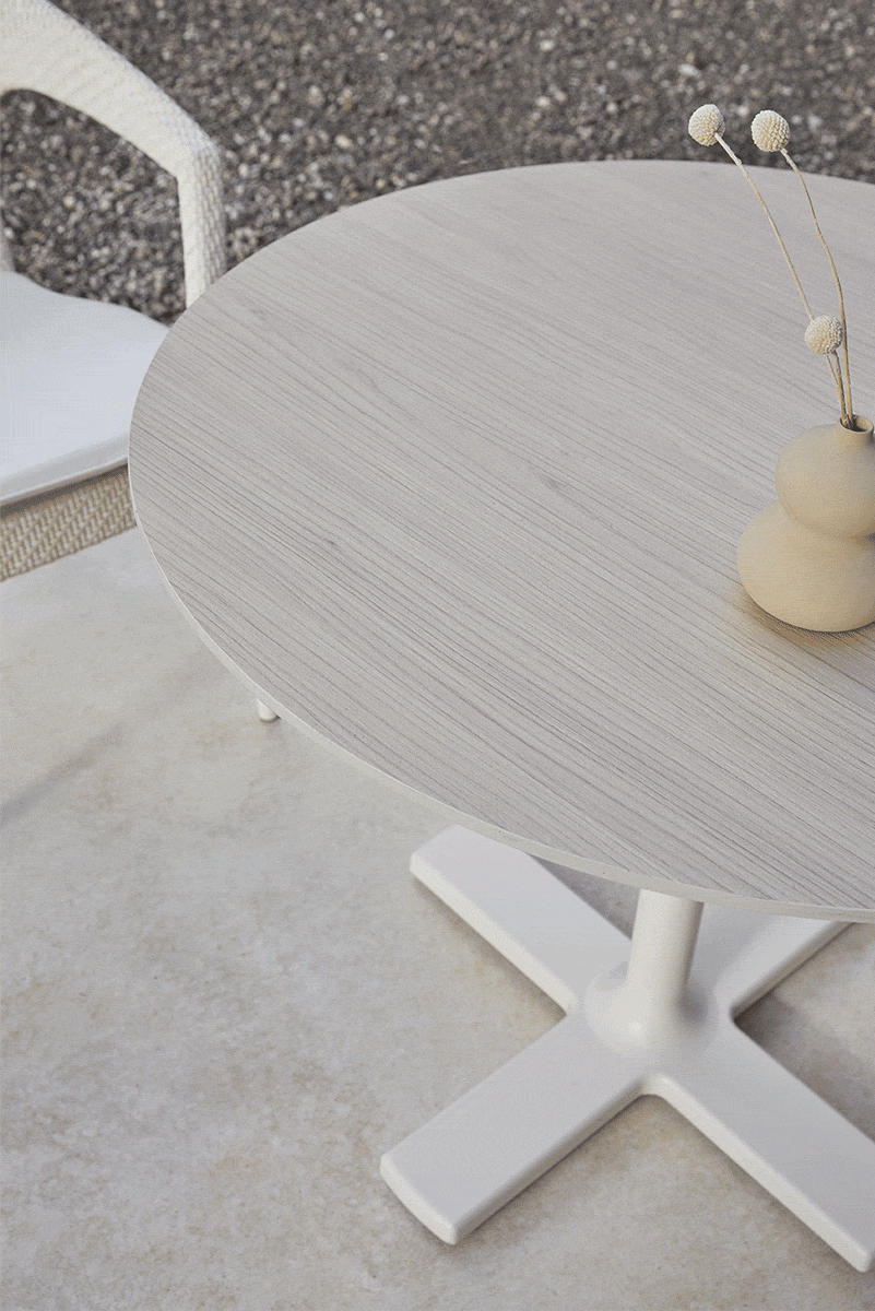 COLORS DINING TABLE | POINT, SL